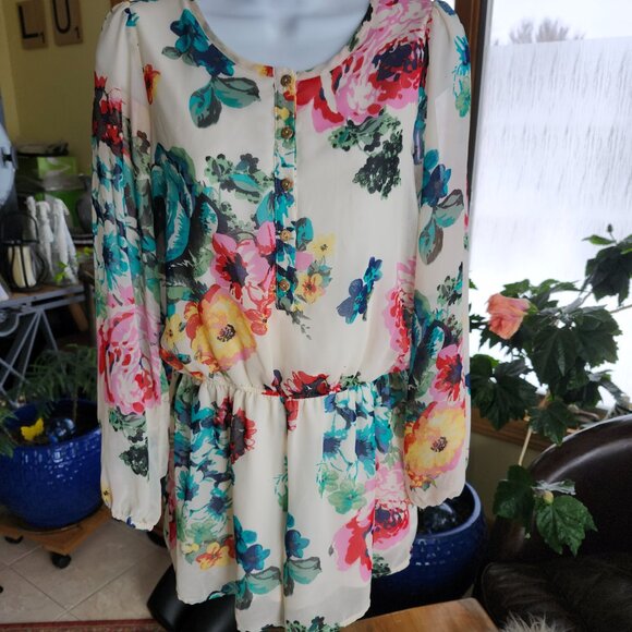 25207  Truly Me Sara Sara Floral Romper, sheer long sleeves 14 - Picture 1 of 11